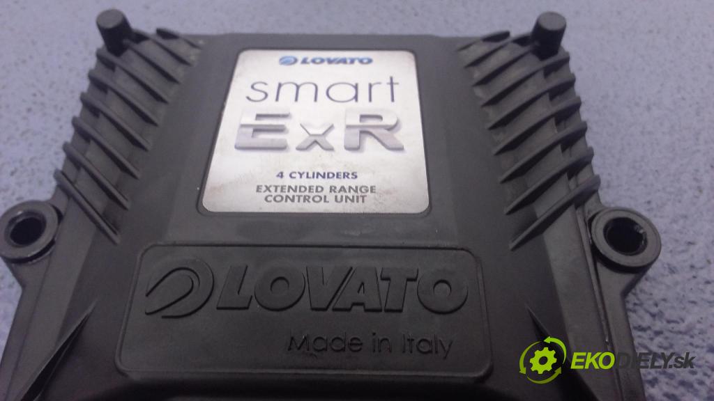 Citroen C5 2006 řídící jednotka 10R-042094