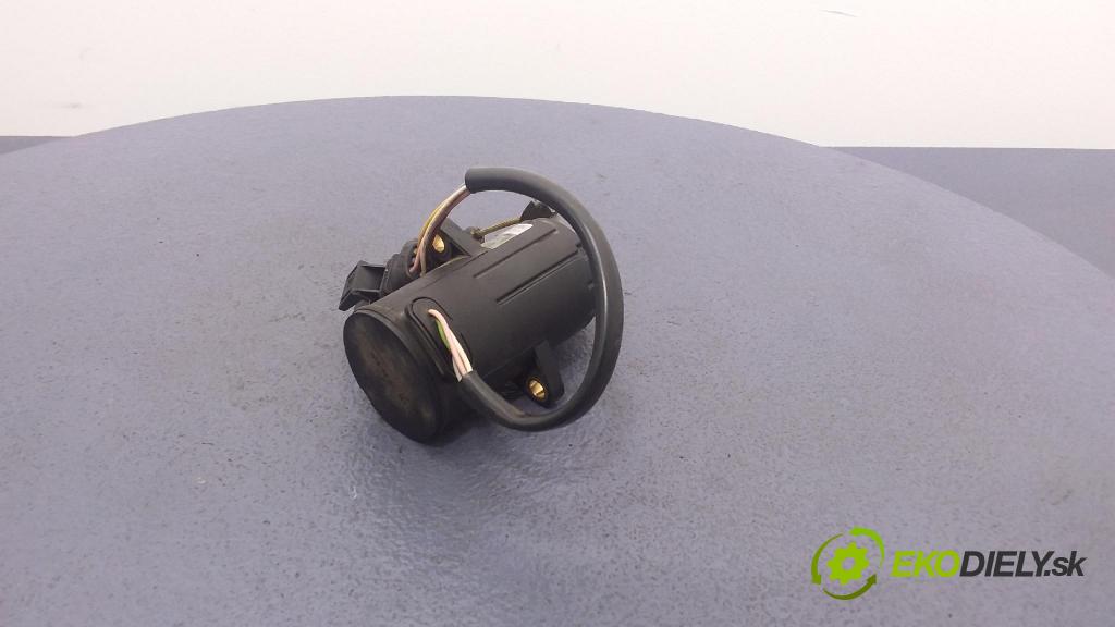 Vw Passat 1996 pedal Plyn: 00205001037