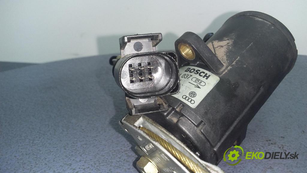 Vw Passat 1996 pedal Plyn: 00205001037