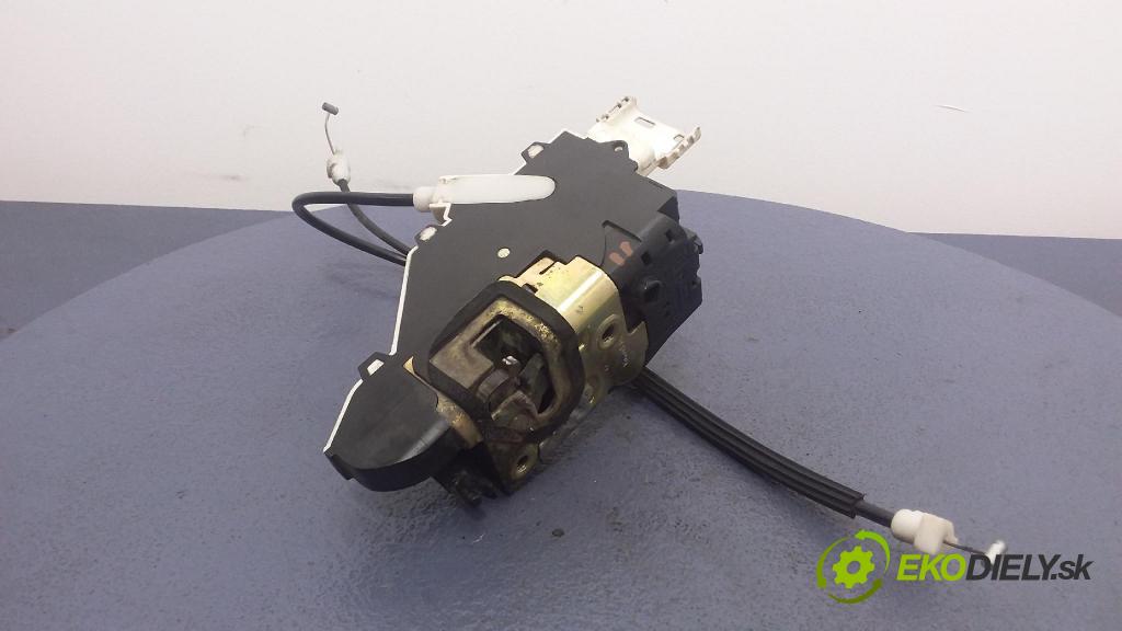 Peugeot 407 2005 zámek dveře před Levý: 9659739880F