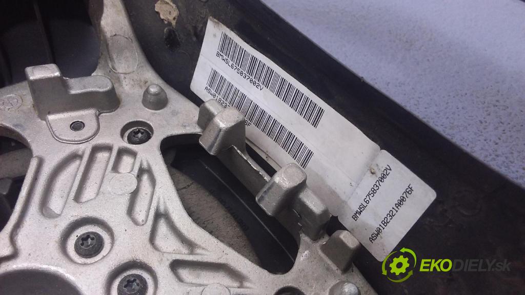 Bmw Seria 7 2002 volant 6916692