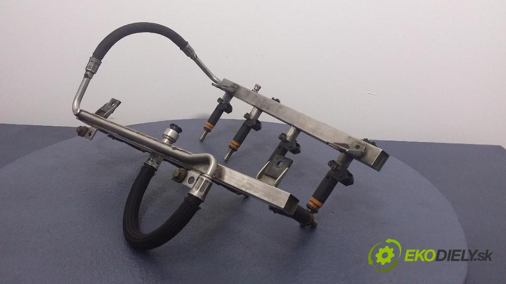 Bmw Seria 7 2002 lišta Zásobování 7506924