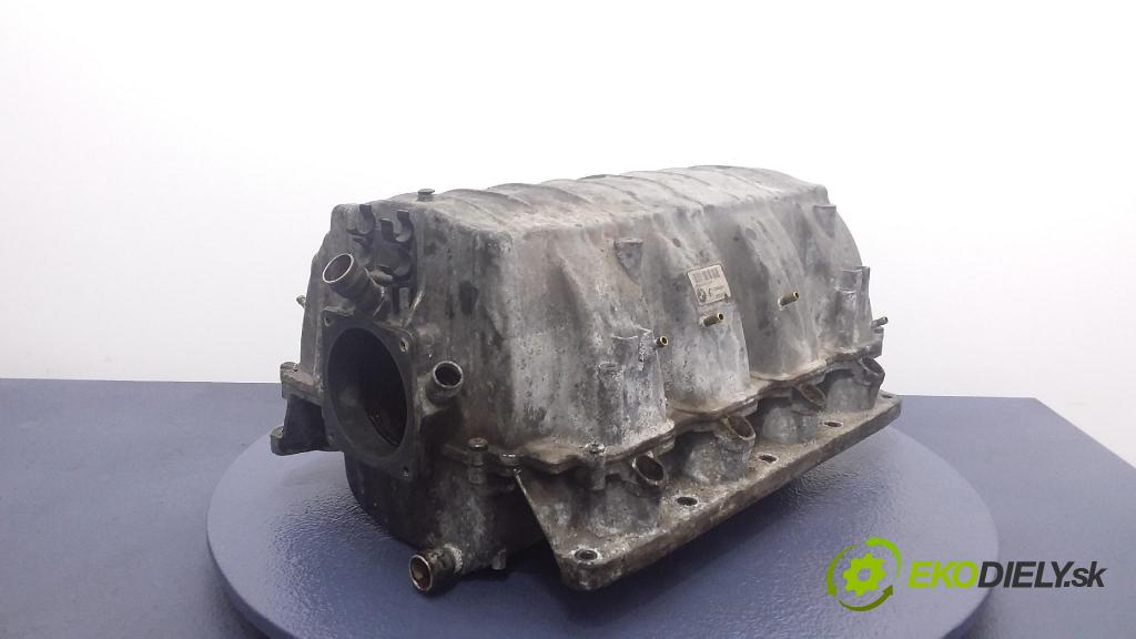 Bmw Seria 7 2002 potrubí Sání: 72292801