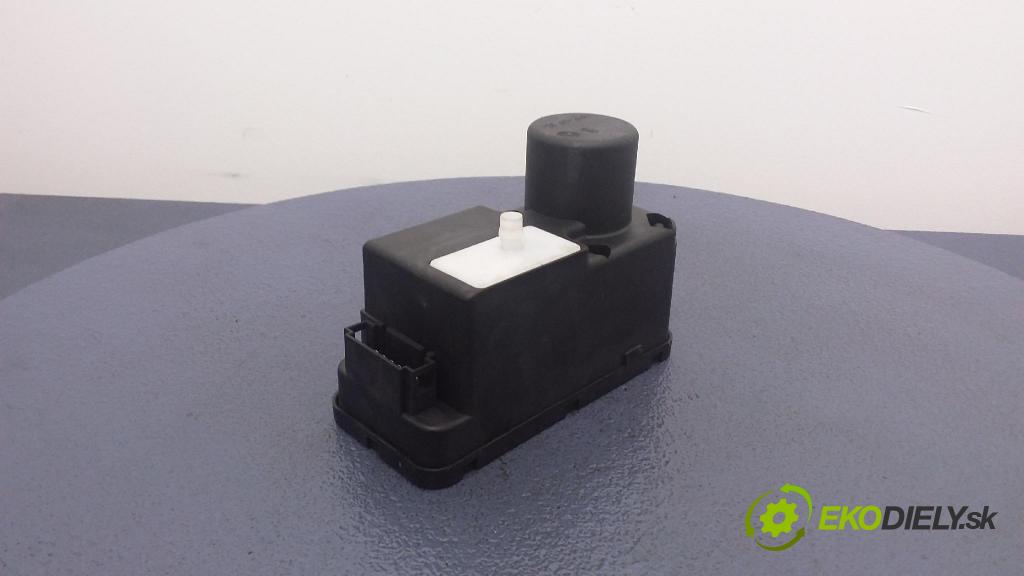 Vw Passat 1996 čerpadlo Centrální Zámek 1H0962257G