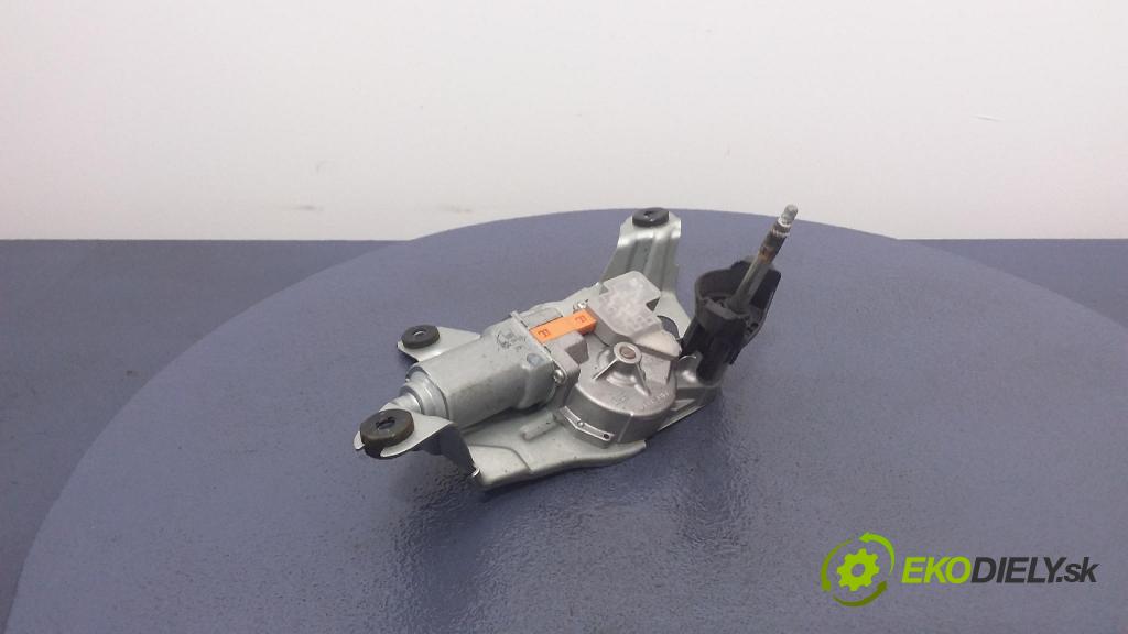 Nissan X-trail 2007 motor: Stierače: zad A4442-129