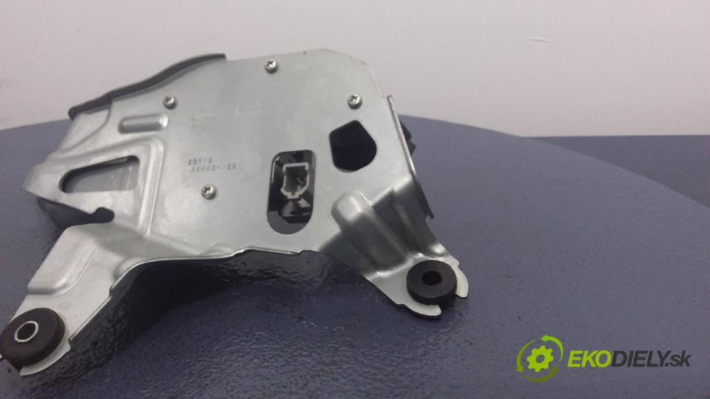 Nissan X-trail 2007 motor: Stierače: zad A4442-129