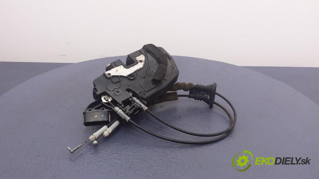 Nissan X-trail 2007 zámek dveře před Levý: 01