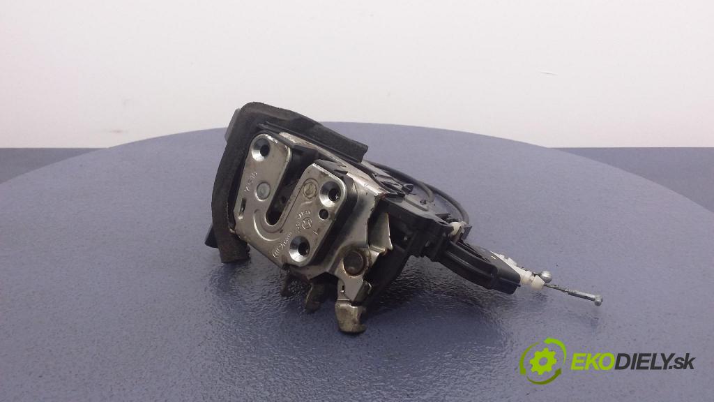 Nissan X-trail 2007 zámek dveře před Levý: 01