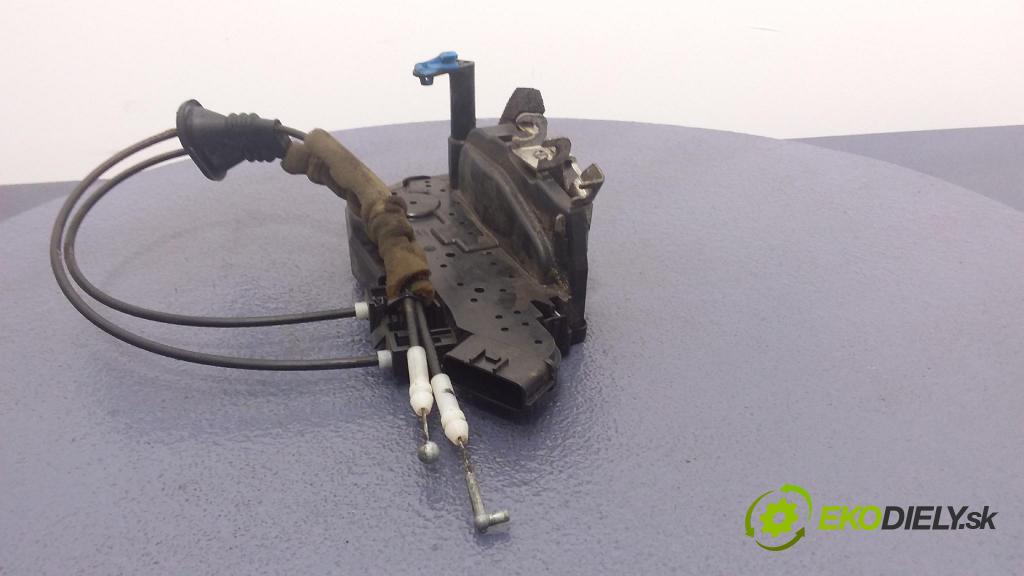 Nissan X-trail 2007 zámek dveře před Levý: 01