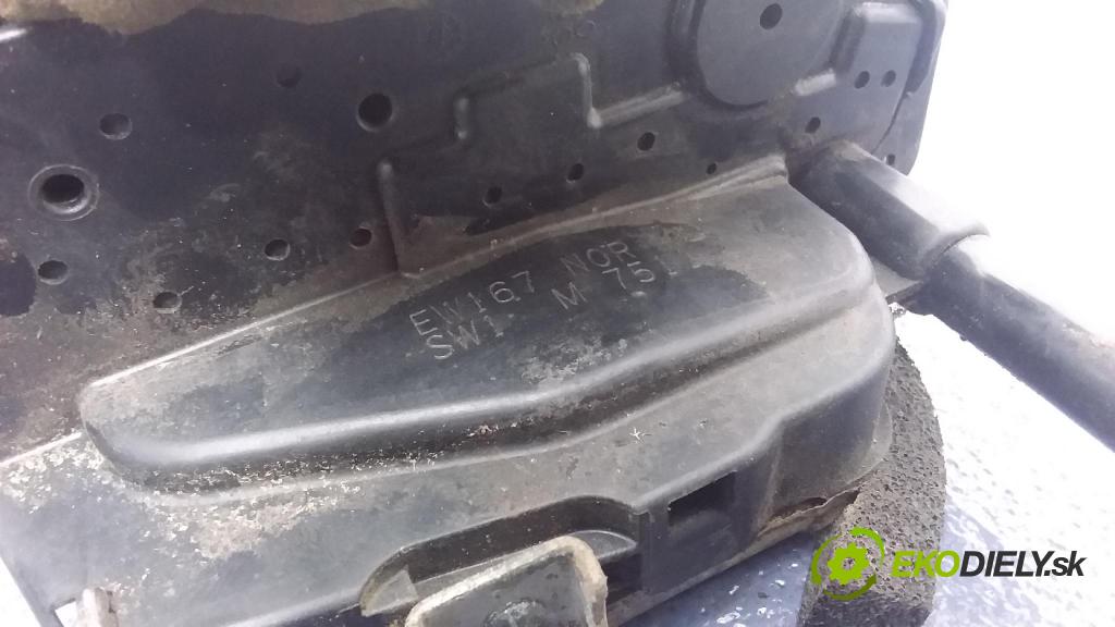 Nissan X-trail 2007 zámek dveře před Levý: 01