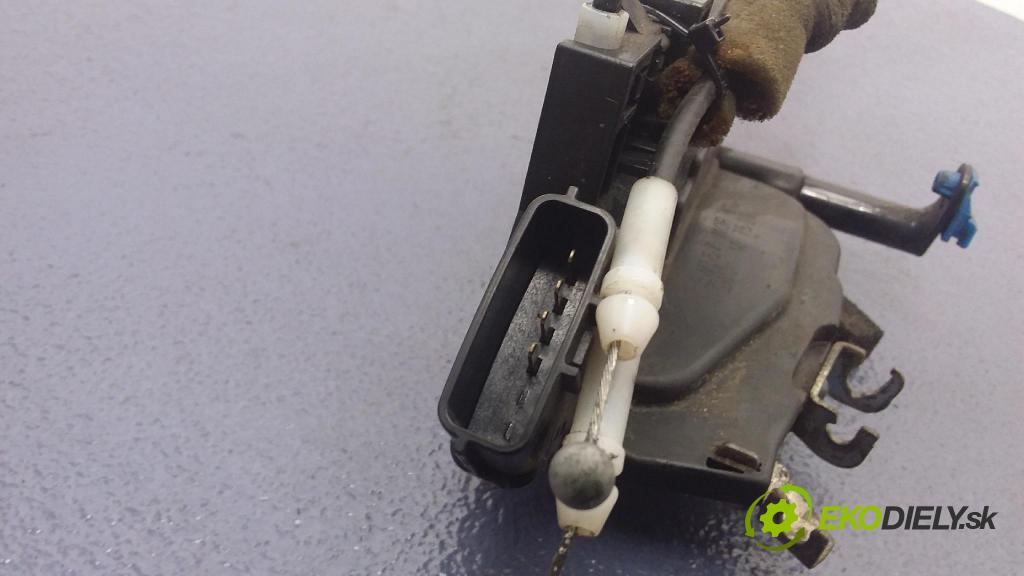 Nissan X-trail 2007 zámok dvere Predné Vľavo: 01