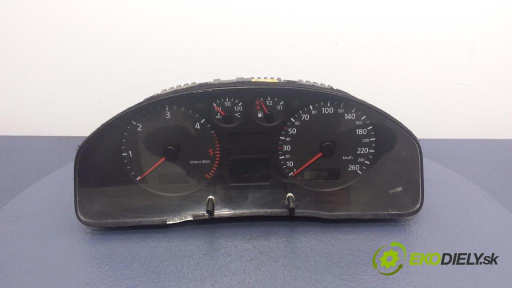 Audi A4 1999 Přístrojová deska 8D0920900H