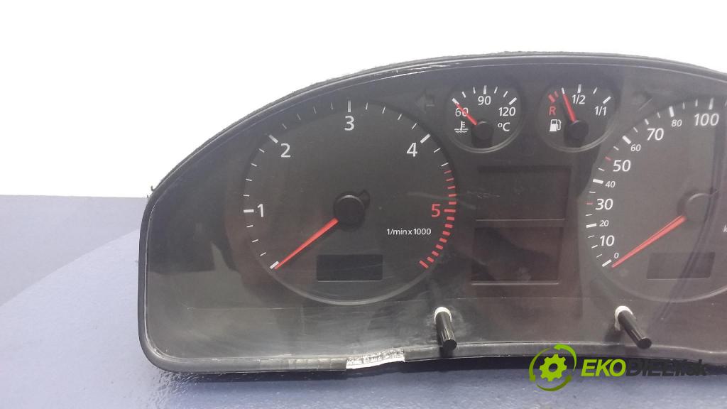 Audi A4 1999 Přístrojová deska 8D0920900H