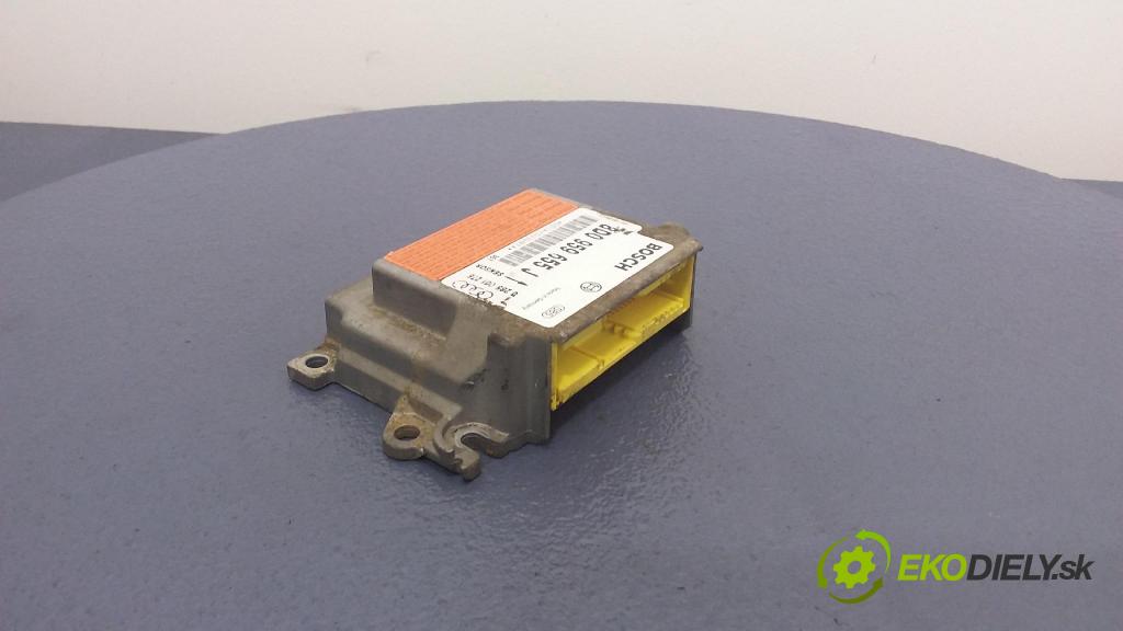 Audi A4 1999 řídící jednotka SRS x 8D0959655J