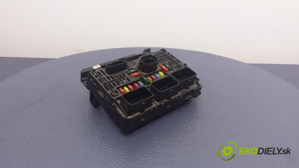 Peugeot 407 2004 skrinka Poistky: 9656086180