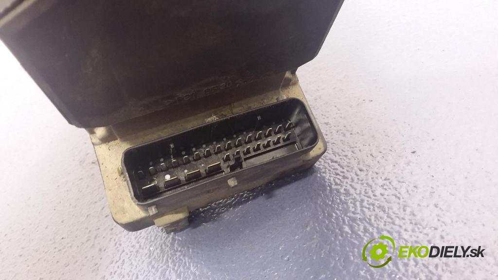 Audi A6 1999 čerpadlo ABS x 8E0614111B