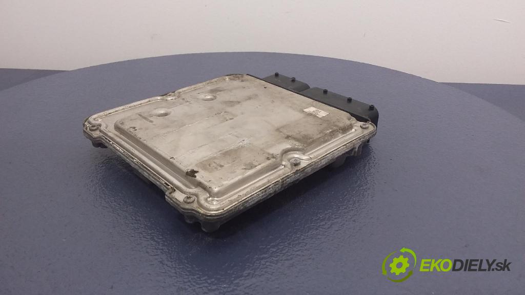 Skoda Octavia 2006 riadiaca jednotka Motor: 1Z0907115A