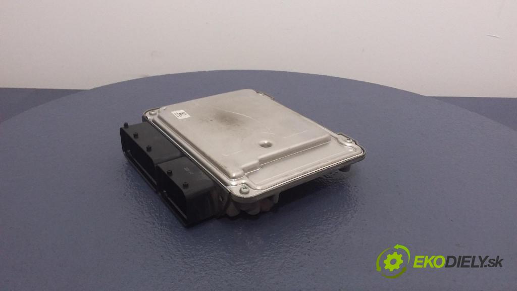 Volkswagen Touran 2006 riadiaca jednotka Motor: 03G906021HN