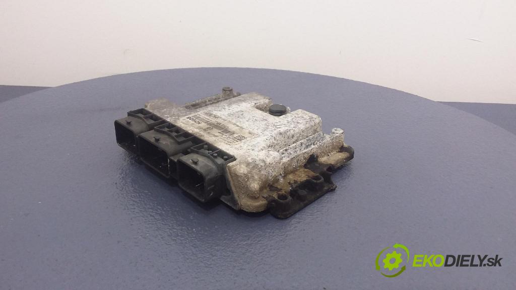 Mazda 3 2006 riadiaca jednotka Motor: 4M61-12A650-BC