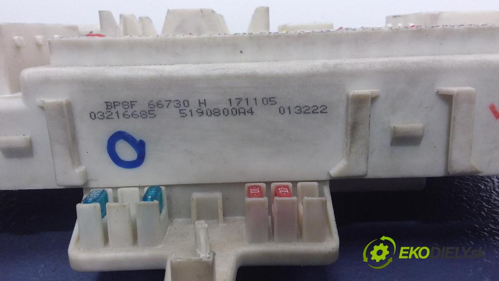 Mazda 3 2006 skrinka Poistky: 5190800A4