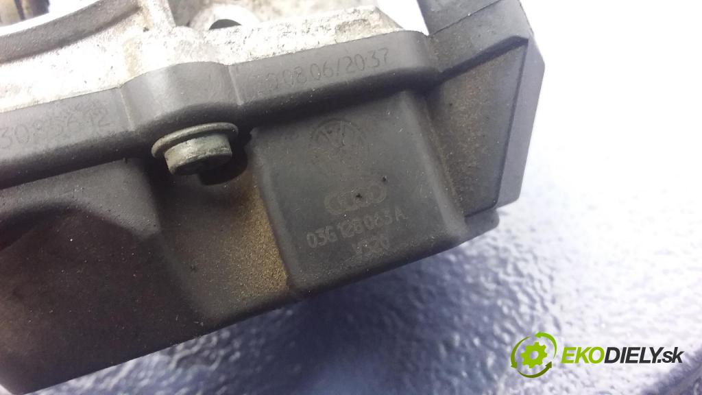 Volkswagen Touran 2006 klapka 03G128063A