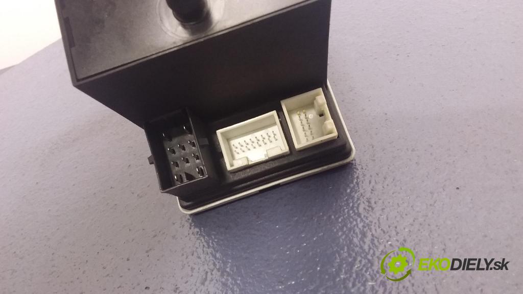 Audi A3 2000 pompa Centrálny: Zámok: 8D0882257B