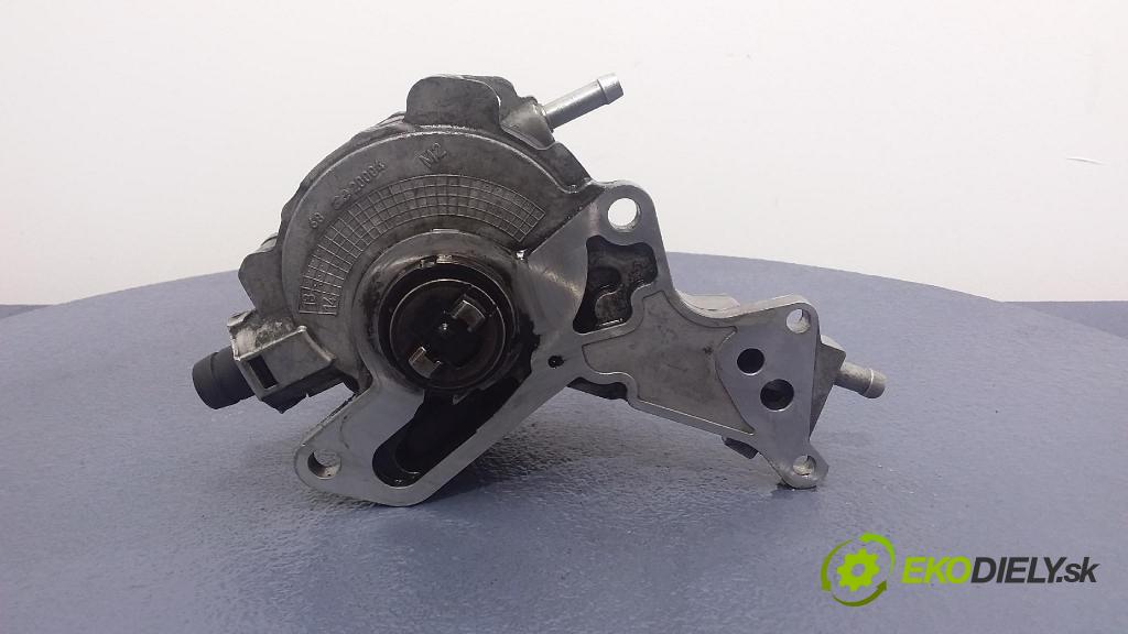 Audi A4 2003 čerpadlo vákuová 038145209N