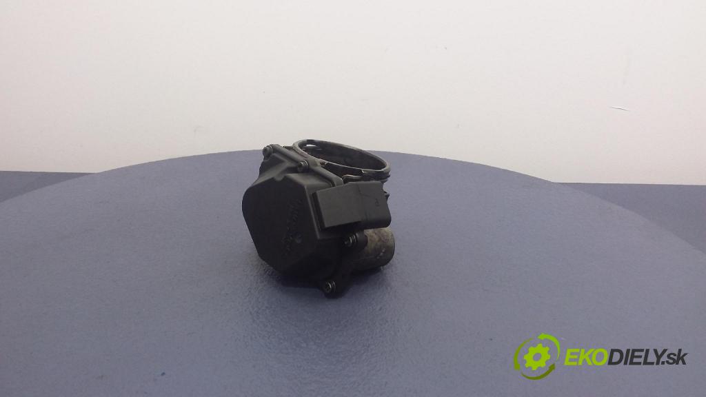 Skoda Octavia 2006 klapka 03G128063A