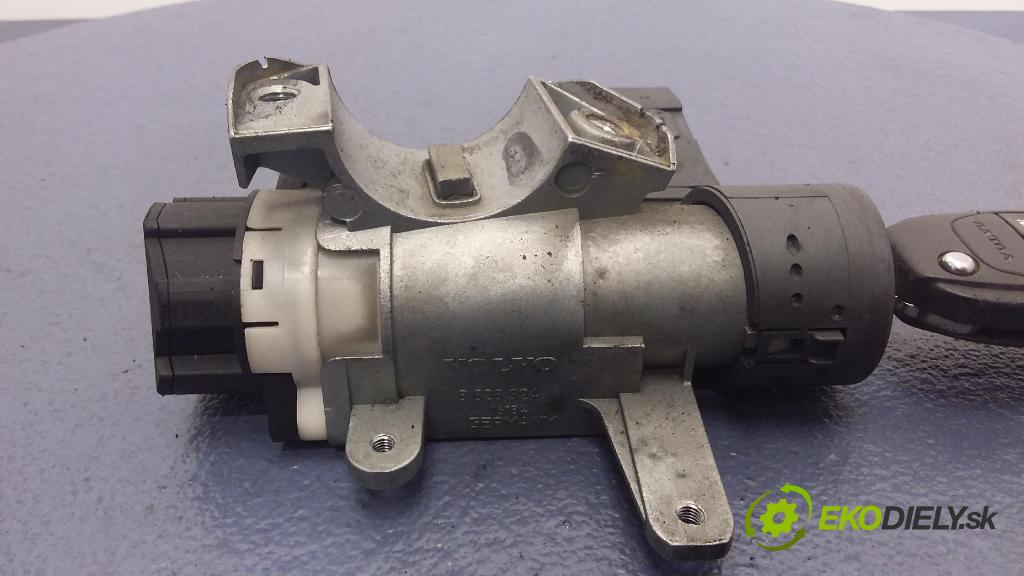 Volvo S60 2007 poloos ľavá Predné P3073090