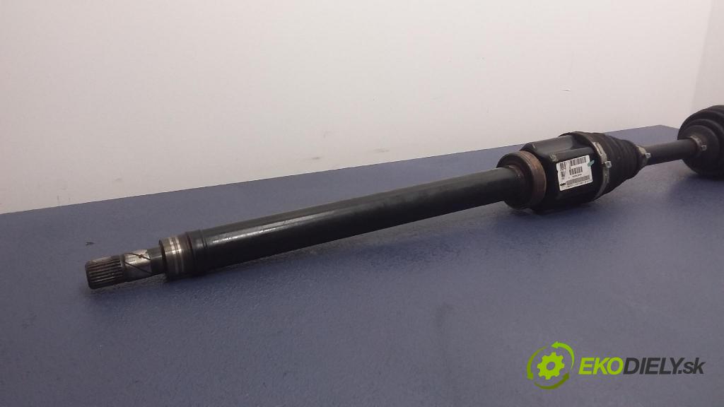 Volvo S60 2007 poloos Prava: Predné P30783095