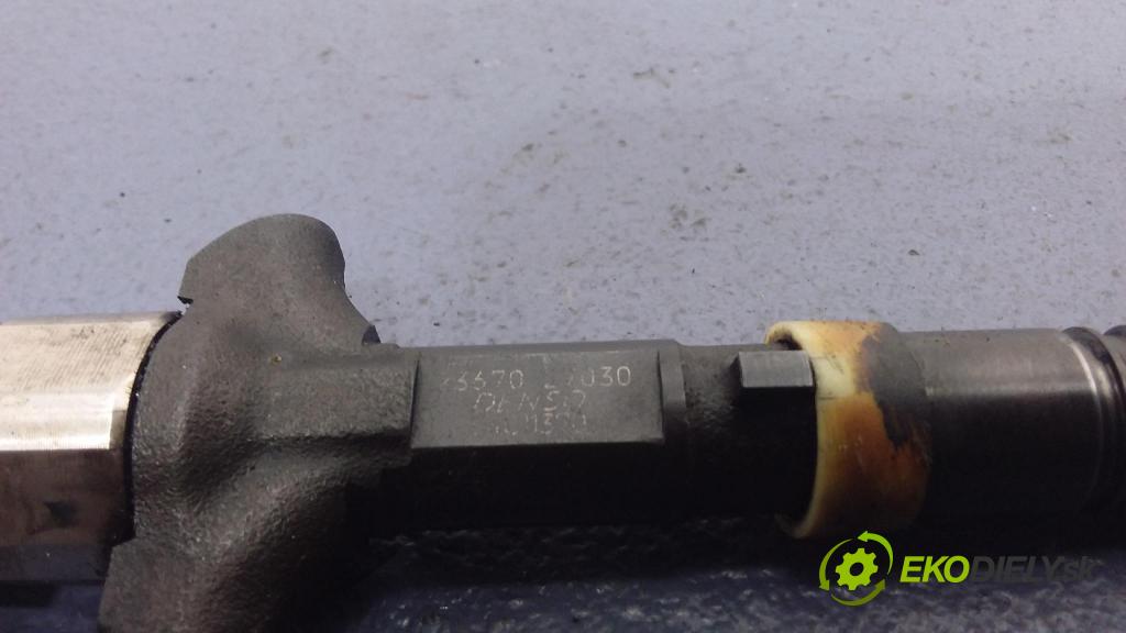 Toyota Avensis 2001 vstrek 23670-27030