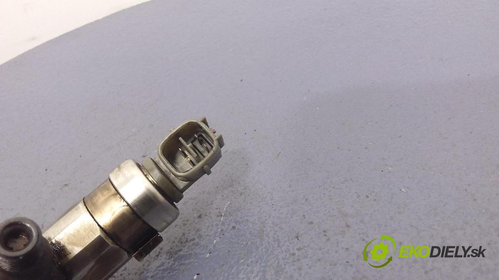 Toyota Avensis 2001 vstrek 23670-27030