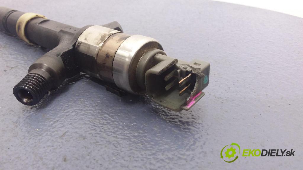 Toyota Avensis 2001 vstrek 23670-27030