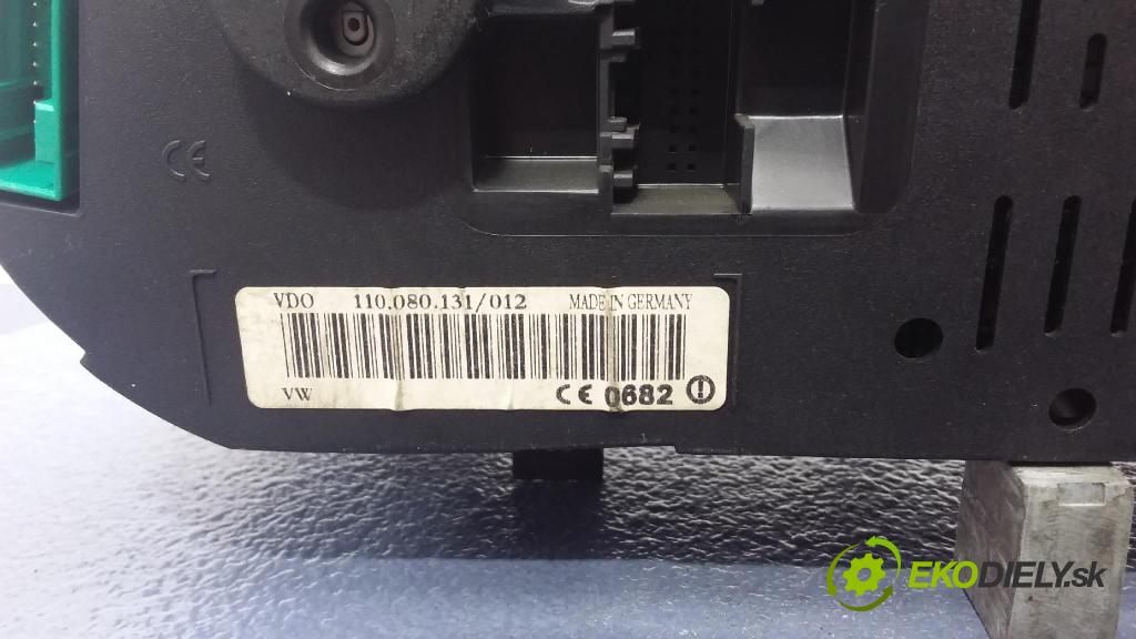 Volkswagen Golf 2002 prístrojovka/ budíky 1J0920826G