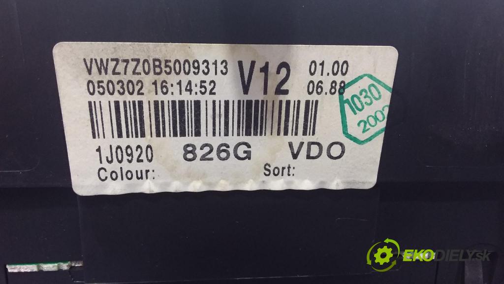 Volkswagen Golf 2002 prístrojovka/ budíky 1J0920826G