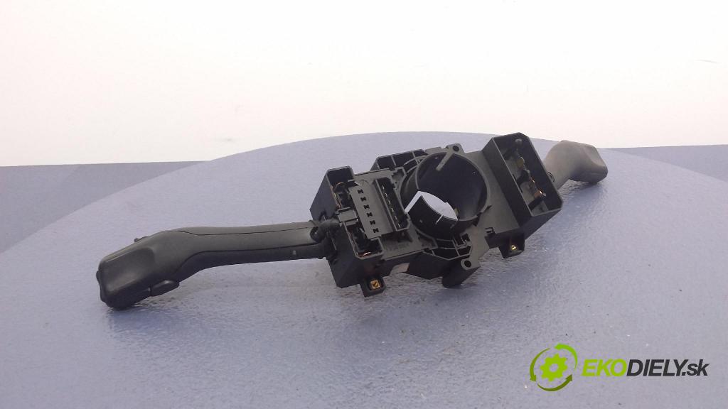 Volkswagen Golf 2002 prepínač Komplex: 8L0953513G