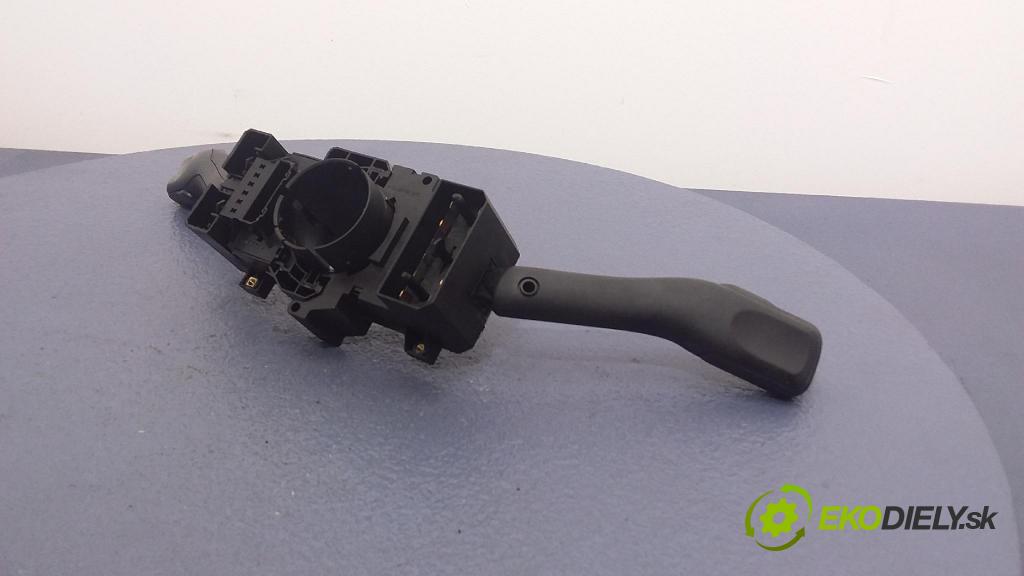 Volkswagen Golf 2002 prepínač Komplex: 8L0953513G