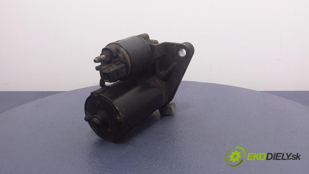 Volkswagen Golf 2002 štartér 02T911023E