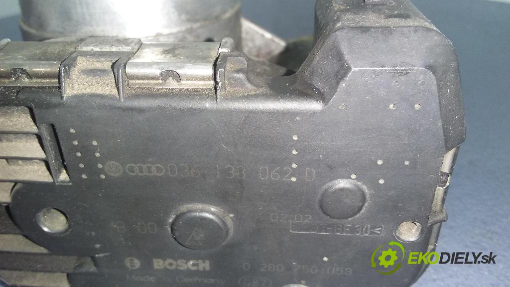 Volkswagen Golf 2002 klapka 036133062D