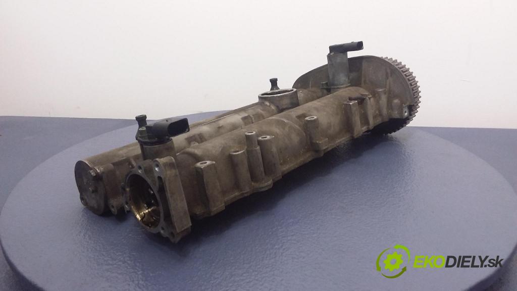 Volkswagen Golf 2002 kryt Ventily: 036103475BB