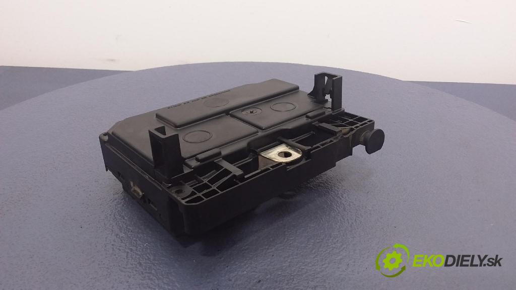 Citroen C5 2006 skrinka Poistky: 9658539680