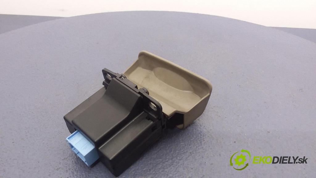 Renault Scenic 2005 prepínač Brzda: Ručná: 8200243681B