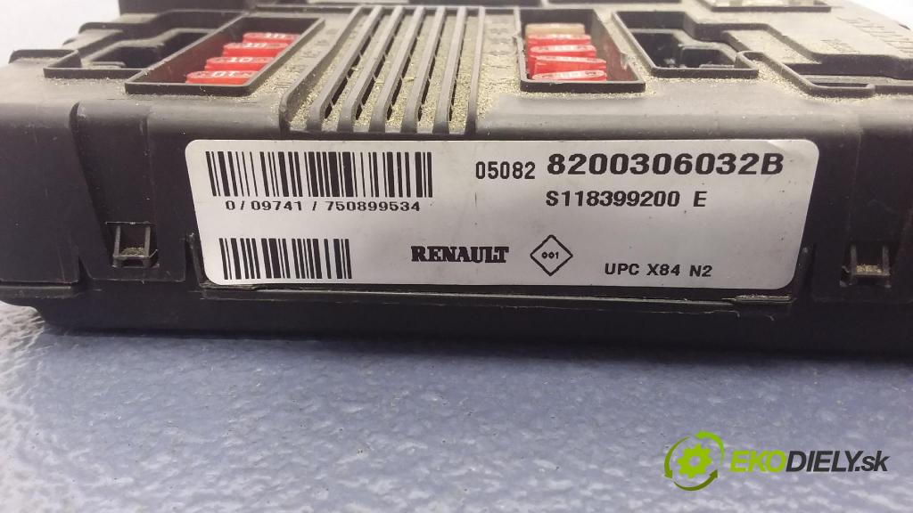 Renault Scenic 2005 skrinka Poistky: 8200243681B