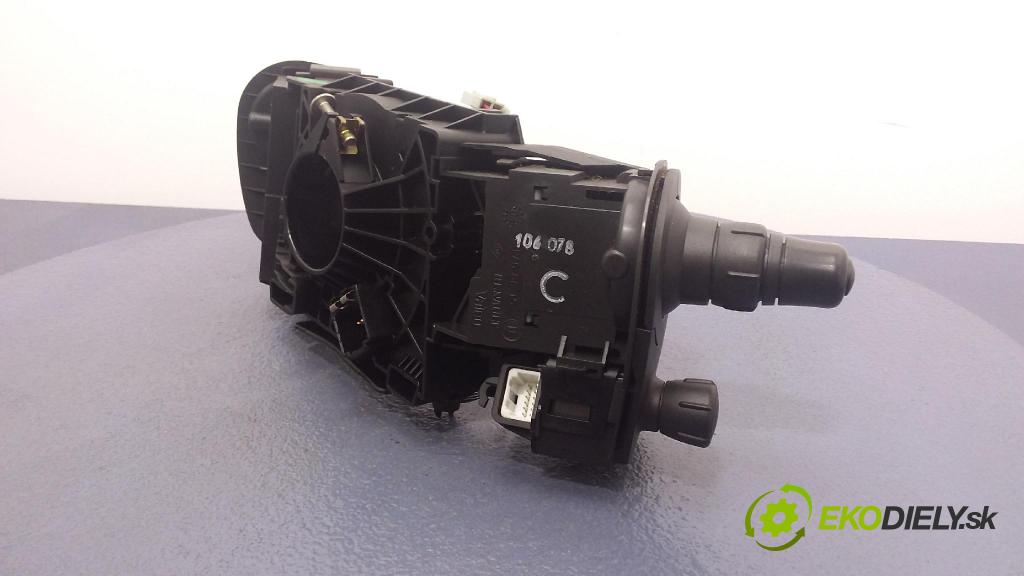 Renault Scenic 2005 prepínač Komplex: 8200127728