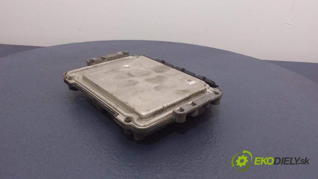 Renault Trafic 2008 riadiaca jednotka Motor: 8200635663