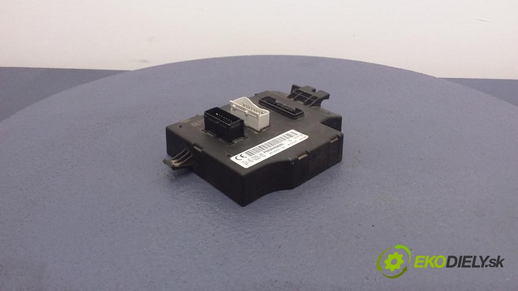 Renault Trafic 2008 skrinka Poistky: P8200409680C