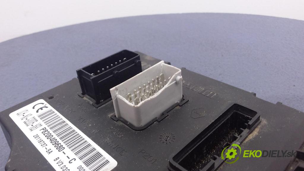 Renault Trafic 2008 skrinka Poistky: P8200409680C