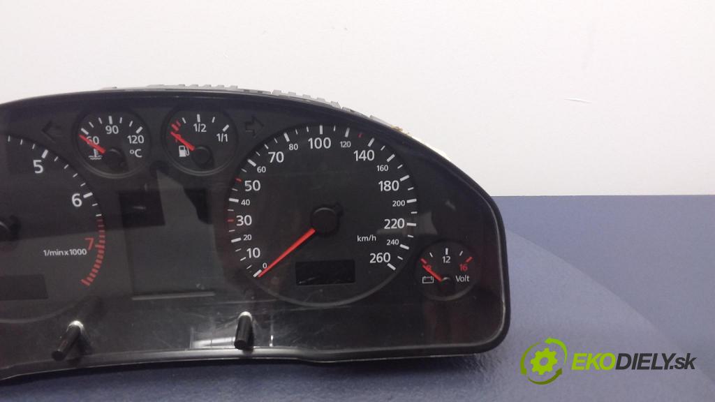 Audi A4 2000 prístrojovka/ budíky 4B0920932X