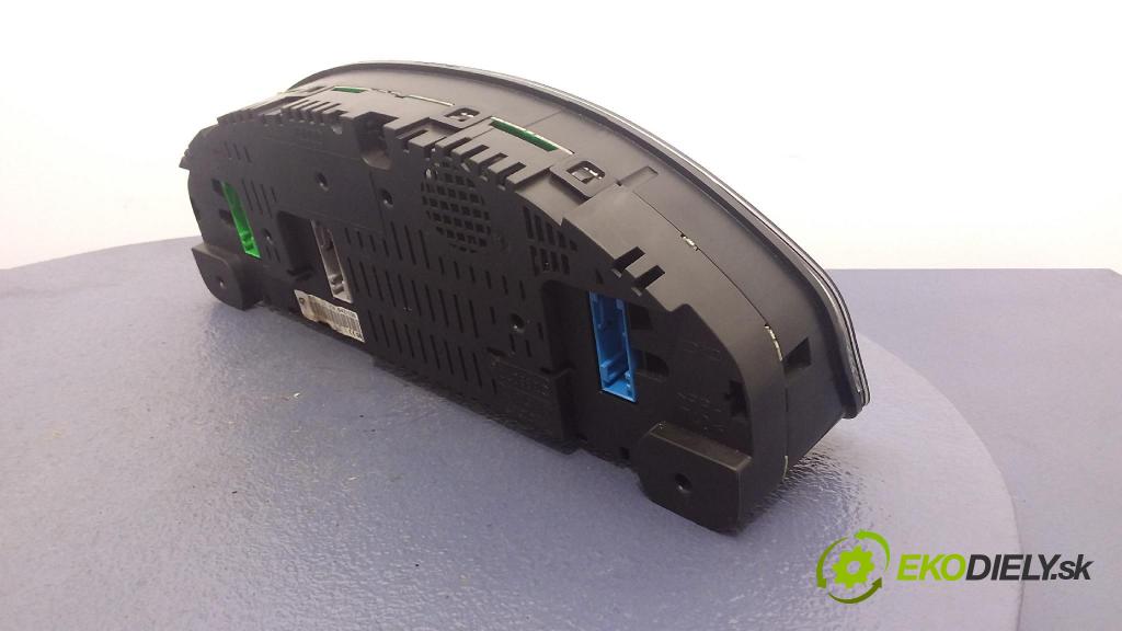 Audi A4 2000 prístrojovka/ budíky 4B0920932X