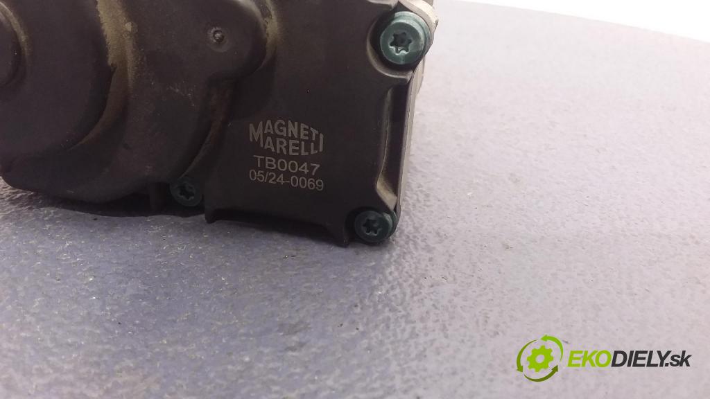 Audi A4 2000 klapka TB0047